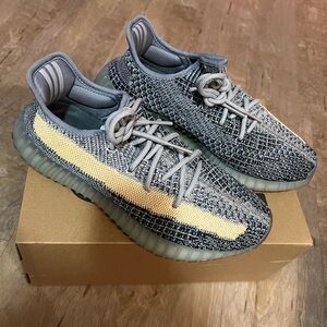 Yeezy Boost 350 V2 Ash Blue